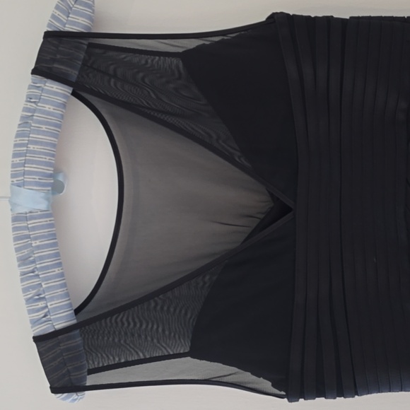 Elegant little black dress - Picture 5 of 8